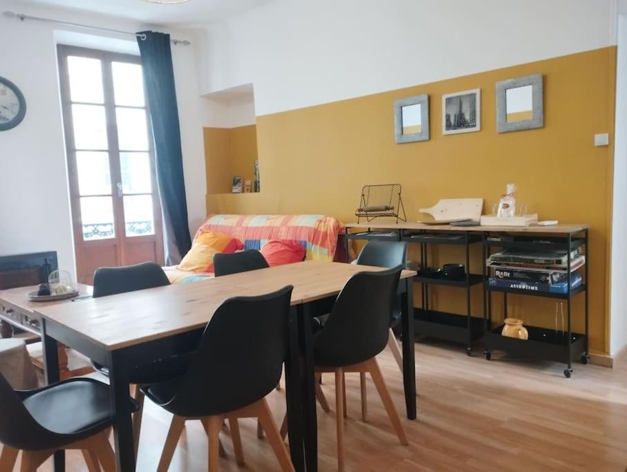 Appartement En Plein Centre. Carpentras Exterior photo